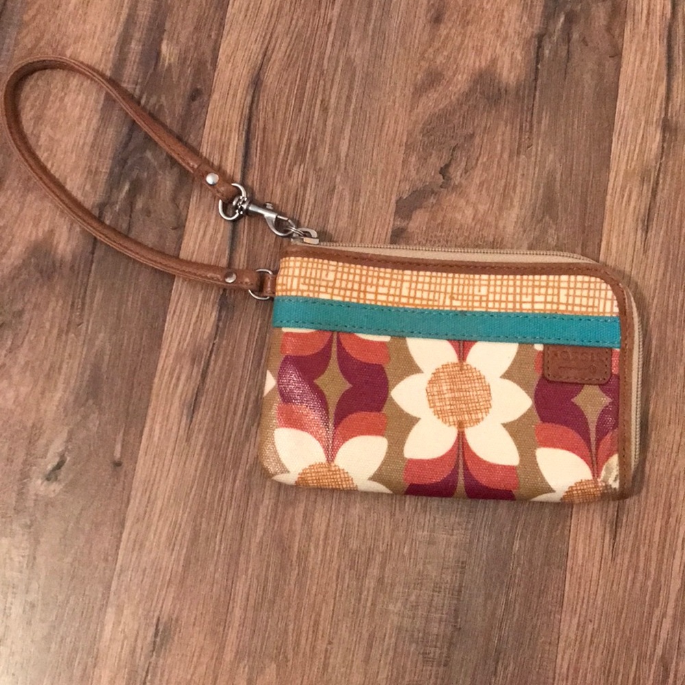 Fossil wristlet
